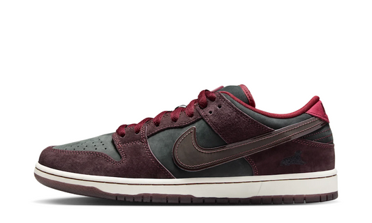 Nike SB Dunk Low Pro Riot Skateshop